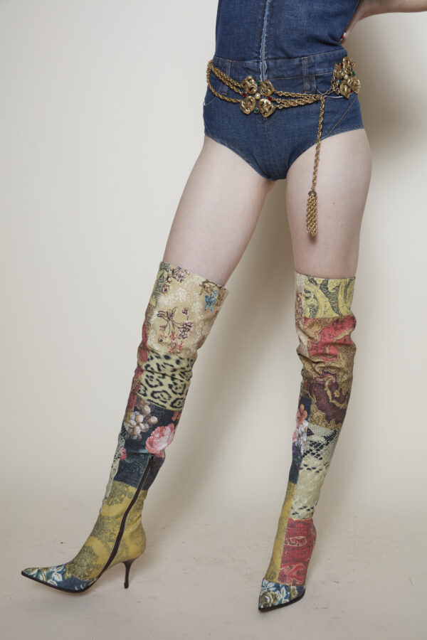 Moschino Fall Winter 1990/1991 gold belt